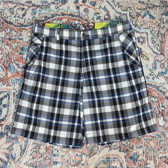 Lululemon Men’s Kahuna Black/Blue/White Plaid Shorts SZ 36 - Picture 1 of 4